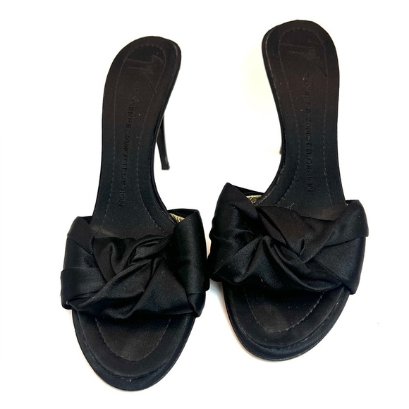 𝅺giuseppe Zanotti Leather and Fabric Stitched Heels - Picture 1 of 13